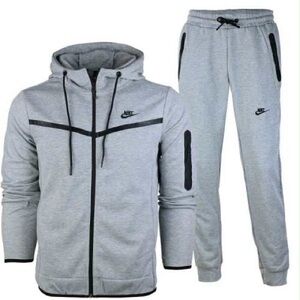 Nike techs on sale !!!